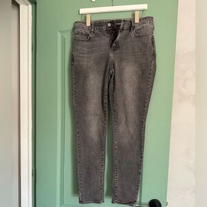 Old Navy Women's Charcoal mid-rise jeans. Inseam 29”rise10”